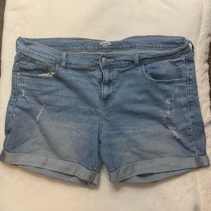 Old navy short/mid shorts women’s size 16